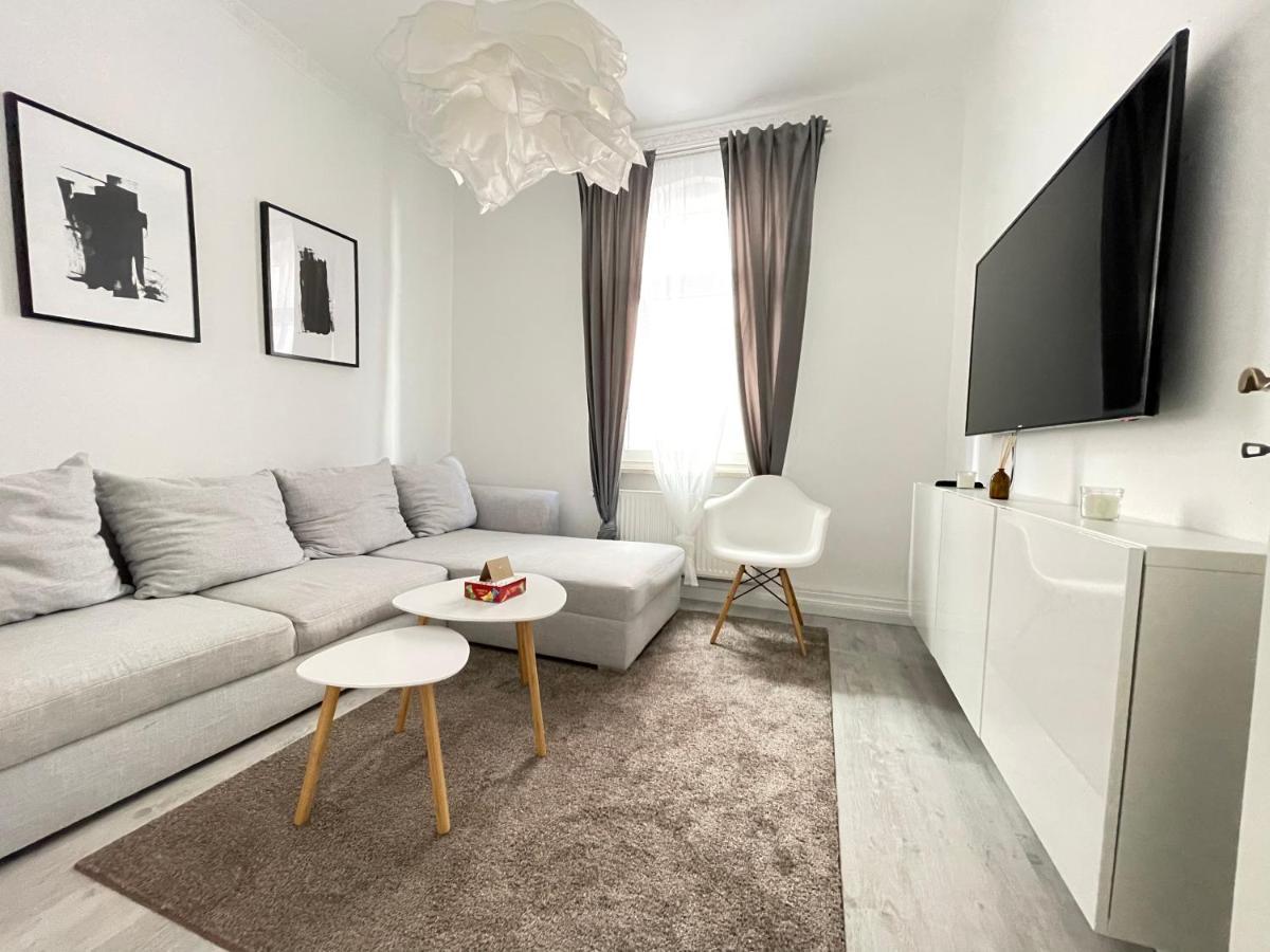 75Qm - 3 Rooms - Free Parking - Mallibase Apartments Hannover Kültér fotó